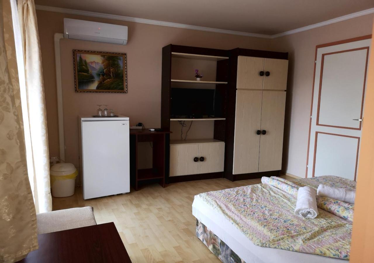 Vitorlas Apartmanhaz Шіофок Екстер'єр фото